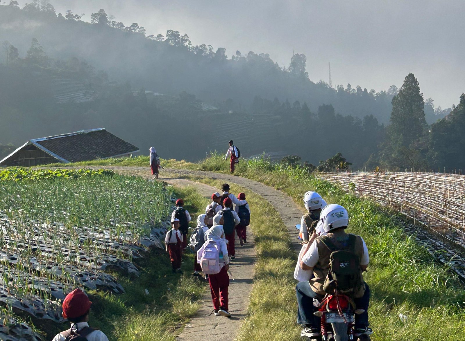 Cerita PNM Membangun Asa Warga Desa Nepal Van Java Lewat Relawan Bakti BUMN 6 Cerita PNM Membangun Asa Warga Desa Nepal Van Java Lewat Relawan Bakti BUMN