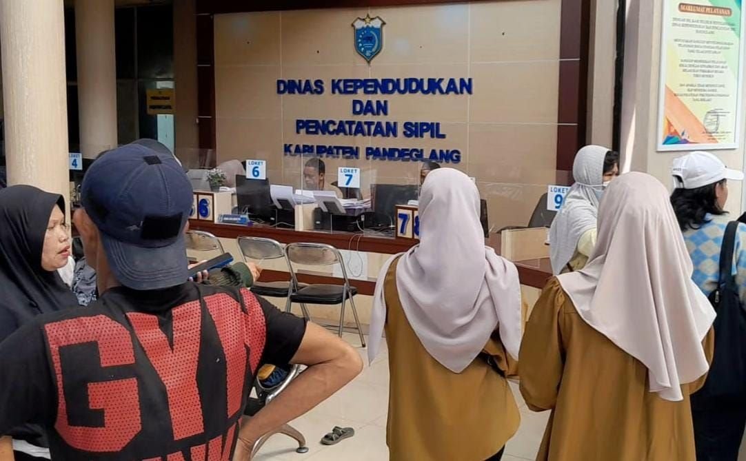 Disdukcapil Pandeglang Layani 500 Pemohon Adminduk, Pemohon Jangan Tergoda Iming-iming Calo 10 Disdukcapil Pandeglang Layani 500 Pemohon Adminduk, Pemohon Jangan Tergoda Iming-iming Calo