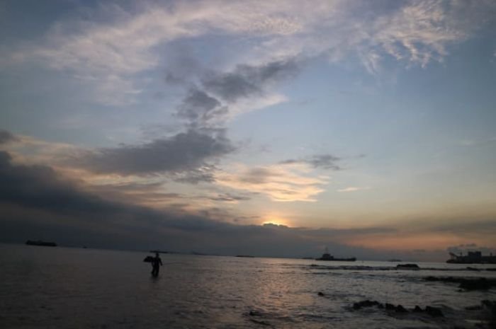PERINGATAN DINI! Gelombang Tinggi Terjadi di Perairan Banten 8 PERINGATAN DINI! Gelombang Tinggi Terjadi di Perairan Banten