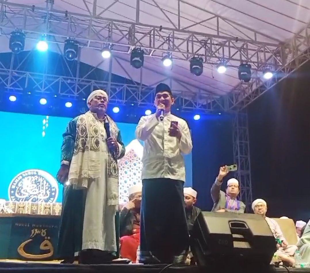 Mr Dim Bersama Habaib dan Ribuan Warga Ciputat Sholwat Barsama untuk Keselamatan Banten 1 Mr Dim Bersama Habaib dan Ribuan Warga Ciputat Sholwat Barsama untuk Keselamatan Banten