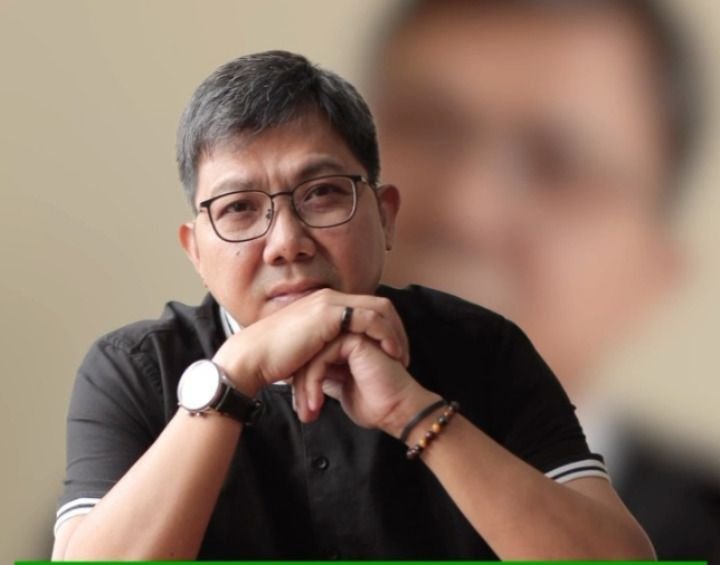 Detik-detik Bung Towel Dilempari Botol Oleh Suporter di Acara Nobar Timnas Indonesia vs Filipina