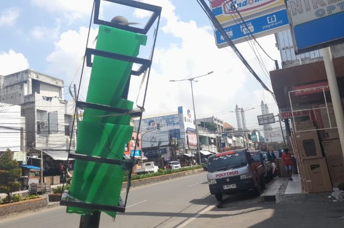 Fasilitas Publik di Jalan Protokol Kota Cilegon Tak Terawat, Warga: Bahaya!