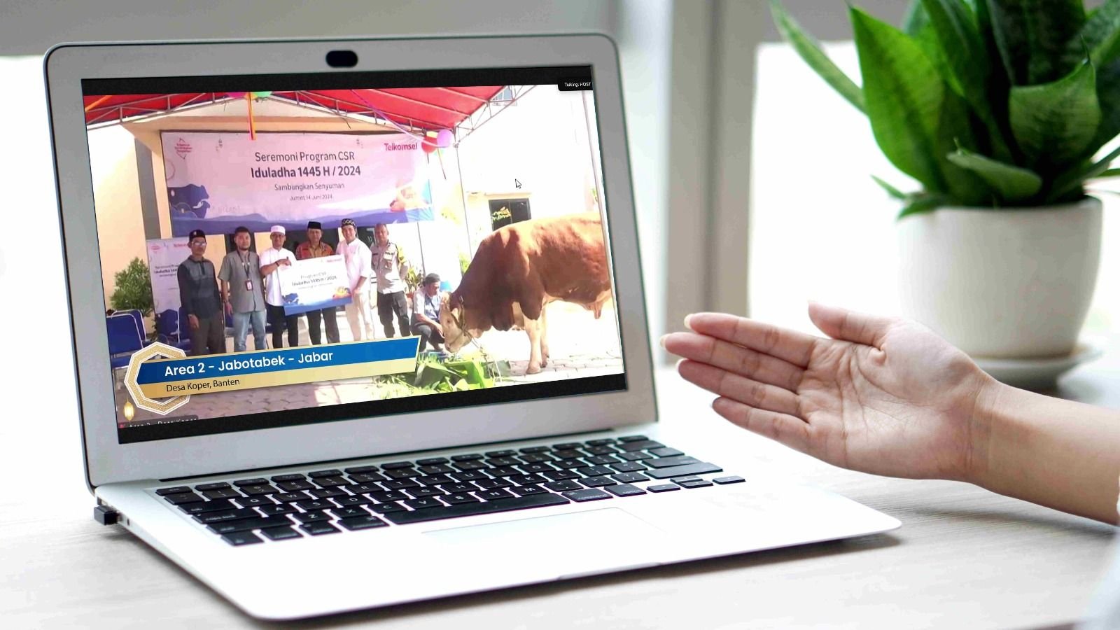 Telkomsel Kurban 103 Sapi dan 607 Kambing, Target Untuk 43.000 Warga Membutuhkan
