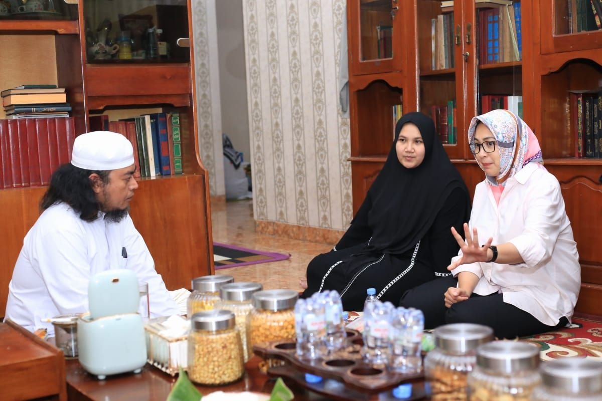 Airin Dapat Konsep Pengembangan Pesantren dari Abuya Asep Nafis Bustomi 7 Airin Dapat Konsep Pengembangan Pesantren dari Abuya Asep Nafis Bustomi