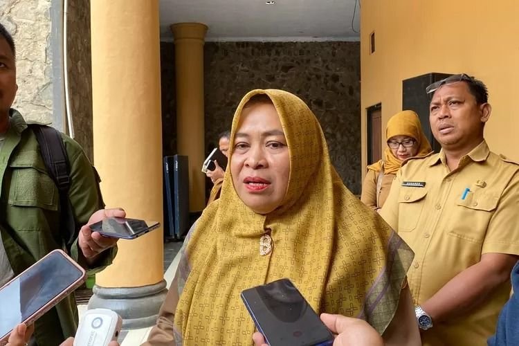 Larang Sekolah Lakukan Pungutan Pengambilan ijazah 7 Larang Sekolah Lakukan Pungutan Pengambilan ijazah