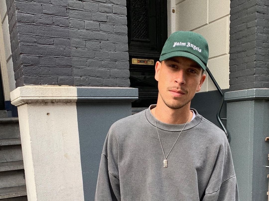 Jenius! Ini Cara Thom Haye Hadapi Kritikan Netizen yang Beredar Luas di Media Sosial 1 Jenius! Ini Cara Thom Haye Hadapi Kritikan Netizen yang Beredar Luas di Media Sosial