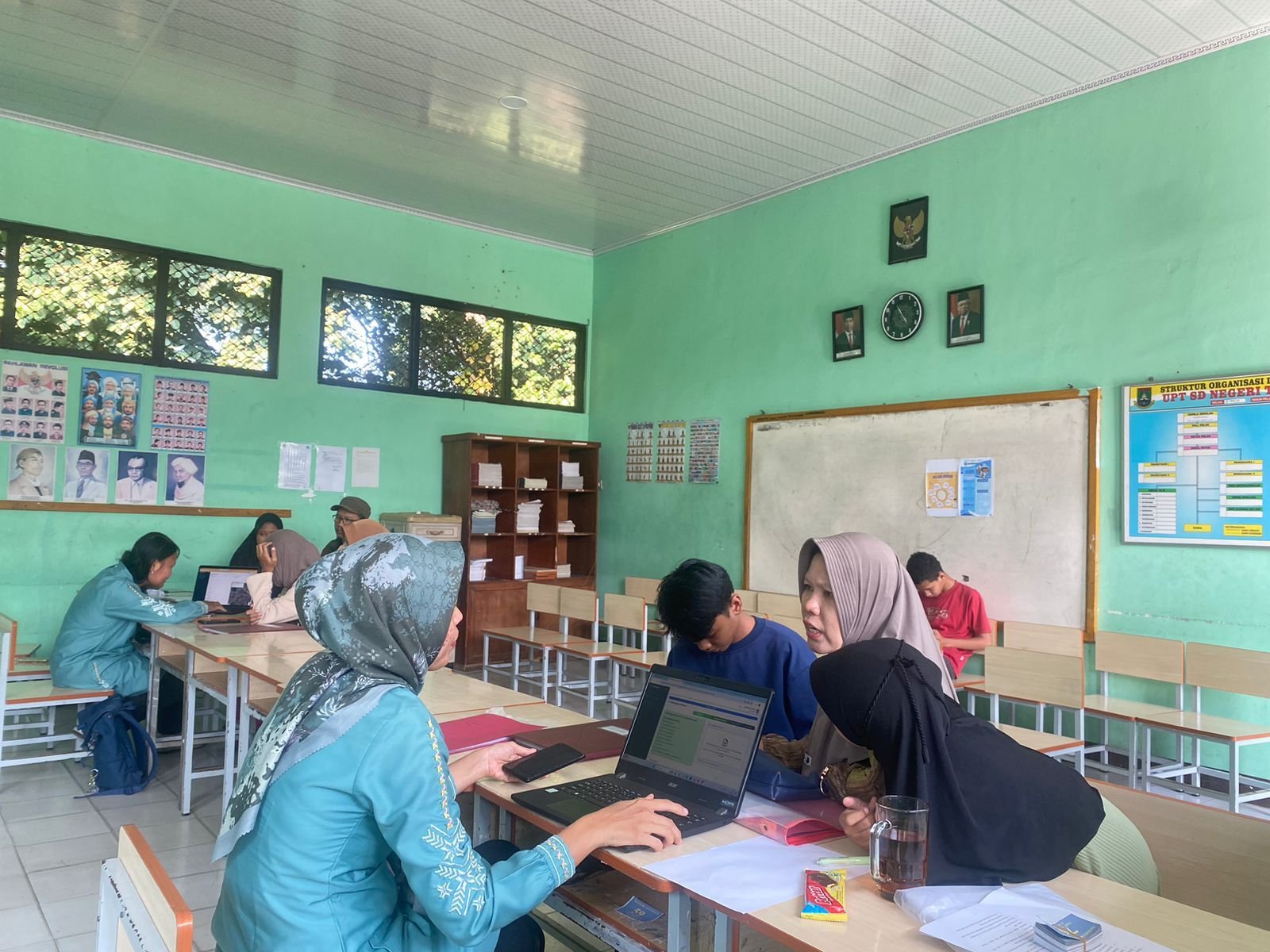 PPDB Sudah Online, Banyak Orang Tua Calon Siswa di Kota Cilegon yang Masih Gaptek
