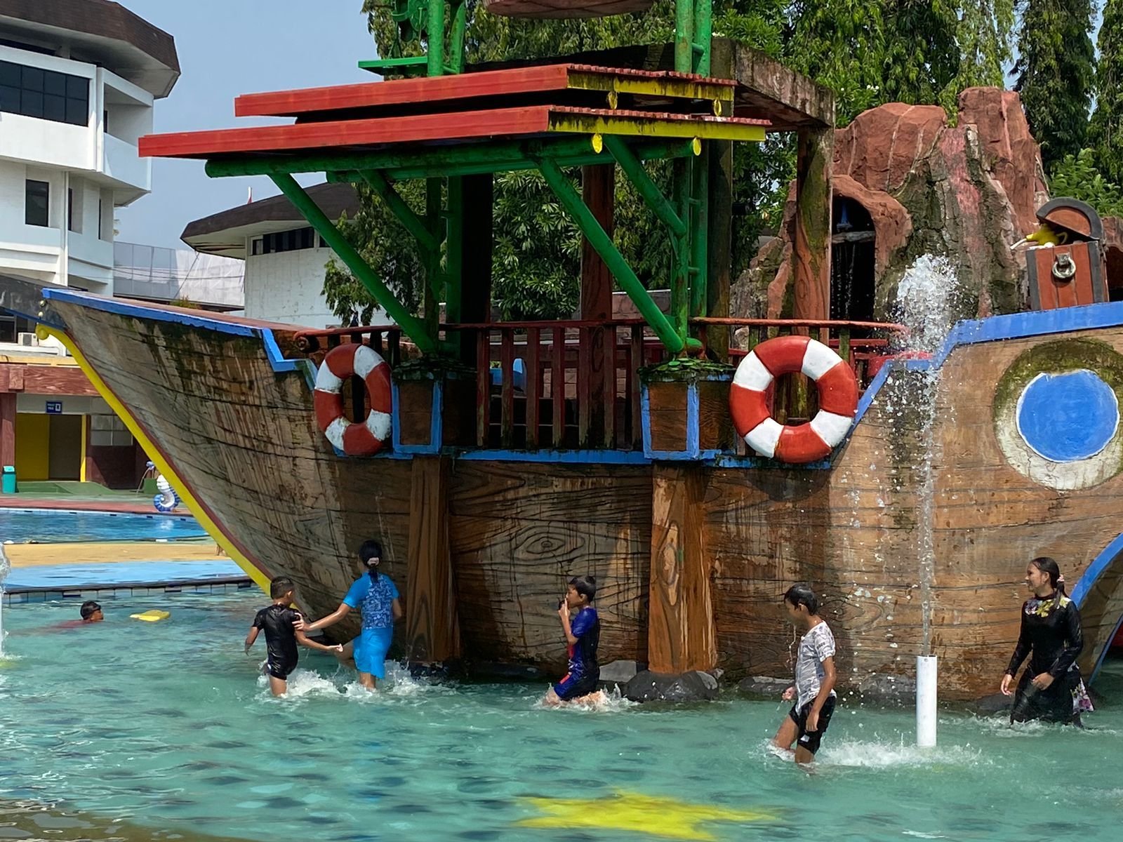 Libur Sekolah Tiba, Objek Wisata di Kota Cilegon Langsung Diserbu, Hotel Sudah Full Booking 1 Libur Sekolah Tiba, Objek Wisata di Kota Cilegon Langsung Diserbu, Hotel Sudah Full Booking