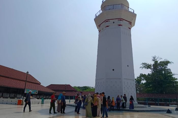 Banten Lama Sudah Direvitalisasi, Kenandziran Justru Mengeluh dan Ingin Balik ke Masa Lalu 8 Banten Lama Sudah Direvitalisasi, Kenandziran Justru Mengeluh dan Ingin Balik ke Masa Lalu