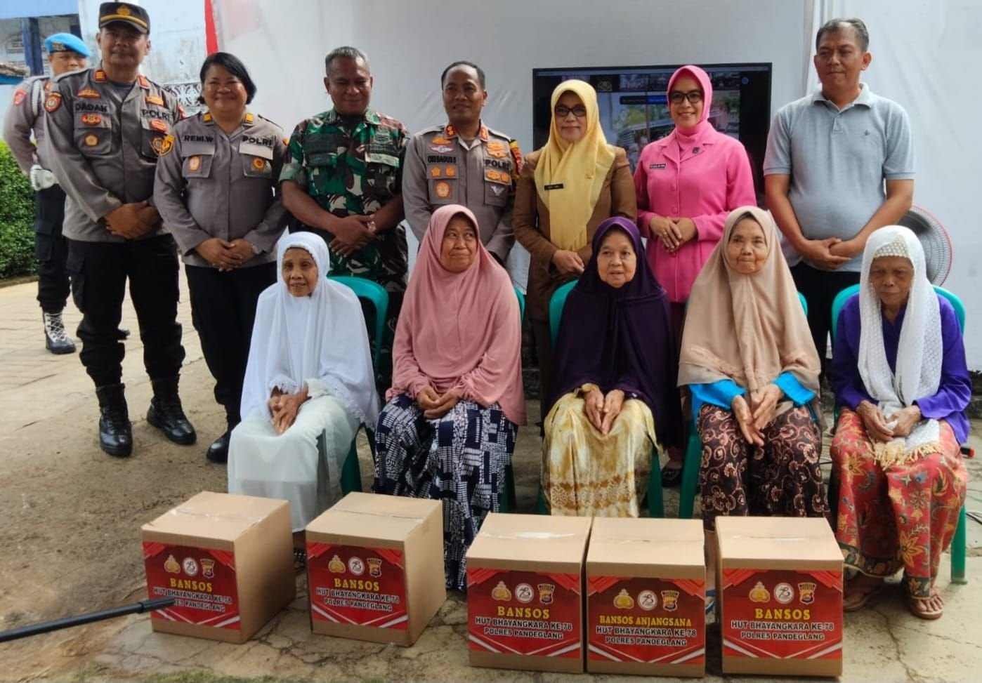 70 KK di Banjar Sering Kekurangan Air, Polres Pandeglang Beri Bantuan Sumur Bor 1 70 KK di Banjar Sering Kekurangan Air, Polres Pandeglang Beri Bantuan Sumur Bor