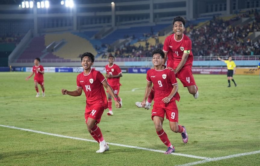 Gilas Filipina, Aksi Heroik Mierza Firjatullah Viral Hingga Warganet Sebut Nova Arianto Sukses Karena Sosok Ini