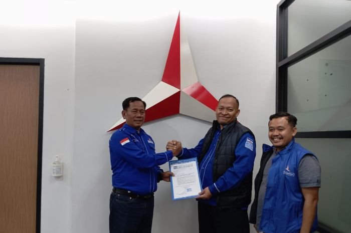 Bikin Was-was Robinsar, Partai Demokrat Tugaskan Awab Cari Pasangan di Pilkada Kota Cilegon 1 Bikin Was-was Robinsar, Partai Demokrat Tugaskan Awab Cari Pasangan di Pilkada Kota Cilegon