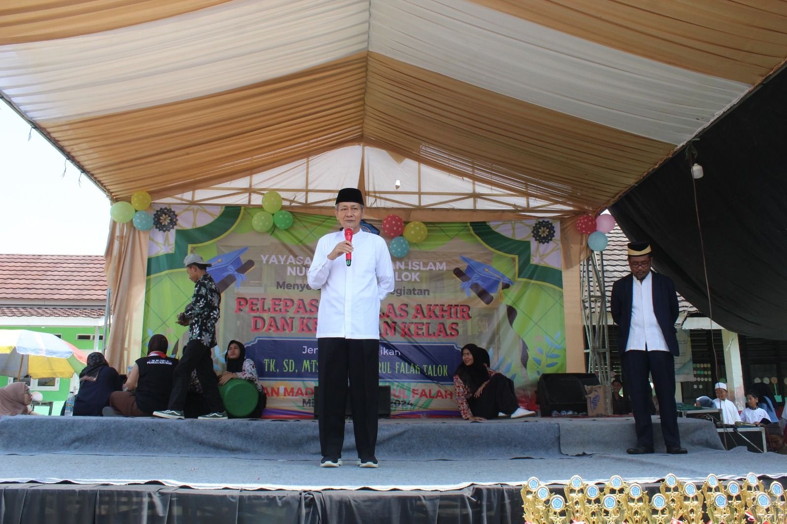 Ketua Umum PB Matla'ul Anwar Beberkan Kunci Sukes Kelola Madrasah di YPI Nurul Falah Talok 1 Ketua Umum PB Matla'ul Anwar Beberkan Kunci Sukes Kelola Madrasah di YPI Nurul Falah Talok