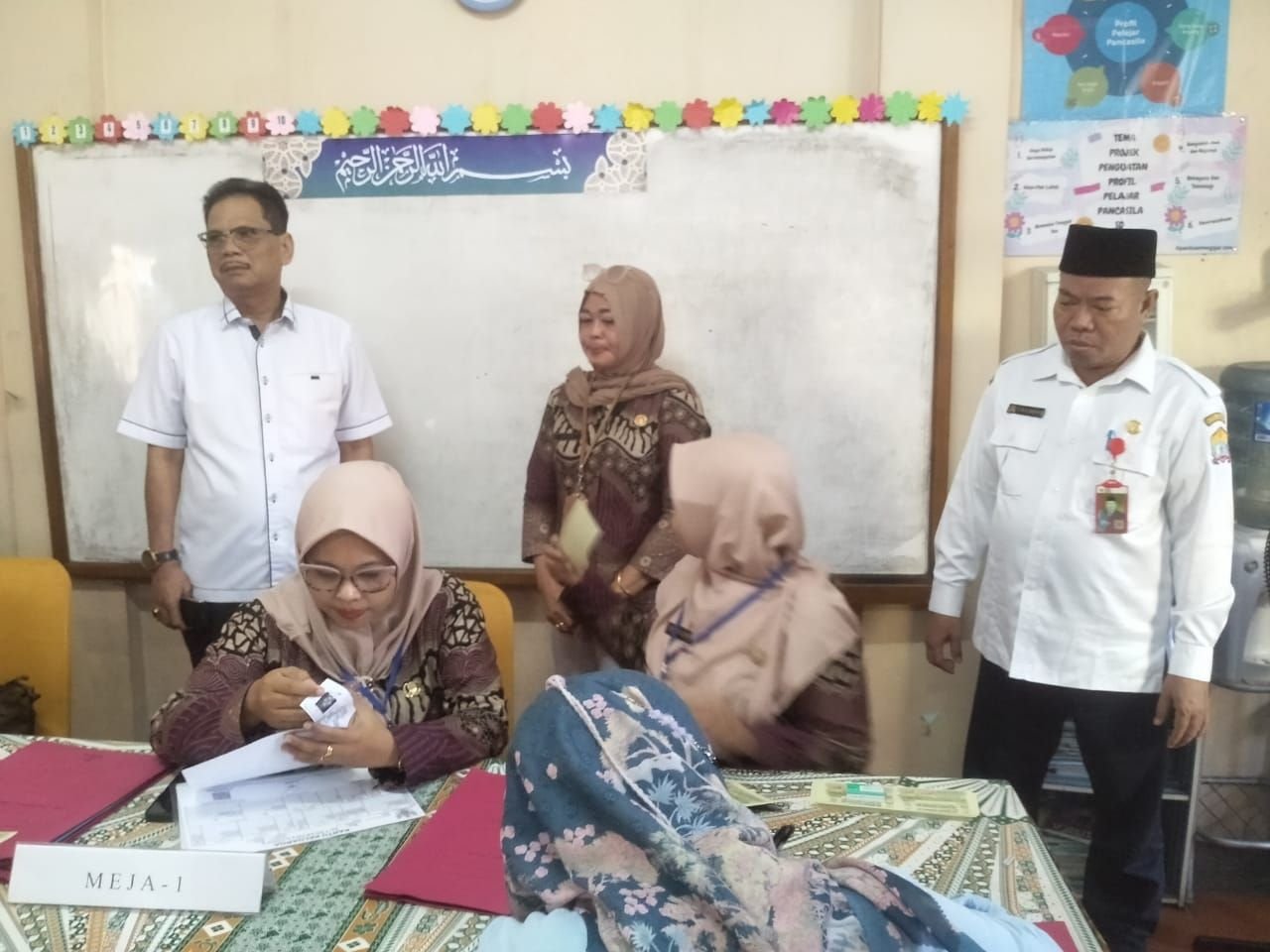 Sekda Kota Serang Minta Orang Tua Siswa Jangan Memaksakan Anaknya Masuk Sekolah Negeri 3 Sekda Kota Serang Minta Orang Tua Siswa Jangan Memaksakan Anaknya Masuk Sekolah Negeri