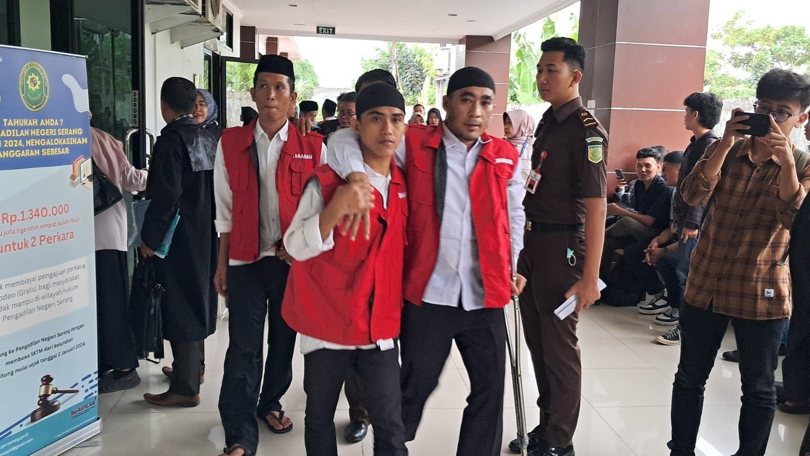 2 Terdakwa Pembunuhan Penjual Madu di Kabupaten Serang Dituntut Belasan Tahun Penjara 1 2 Terdakwa Pembunuhan Penjual Madu di Kabupaten Serang Dituntut Belasan Tahun Penjara