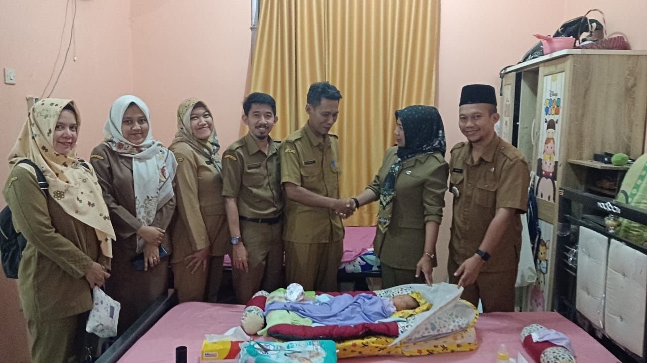 Alami Infeksi dan Kukurangan Cairan, Bayi Telantar di Bojonegara Dilarikan ke RSUD Banten 10 Alami Infeksi dan Kukurangan Cairan, Bayi Telantar di Bojonegara Dilarikan ke RSUD Banten