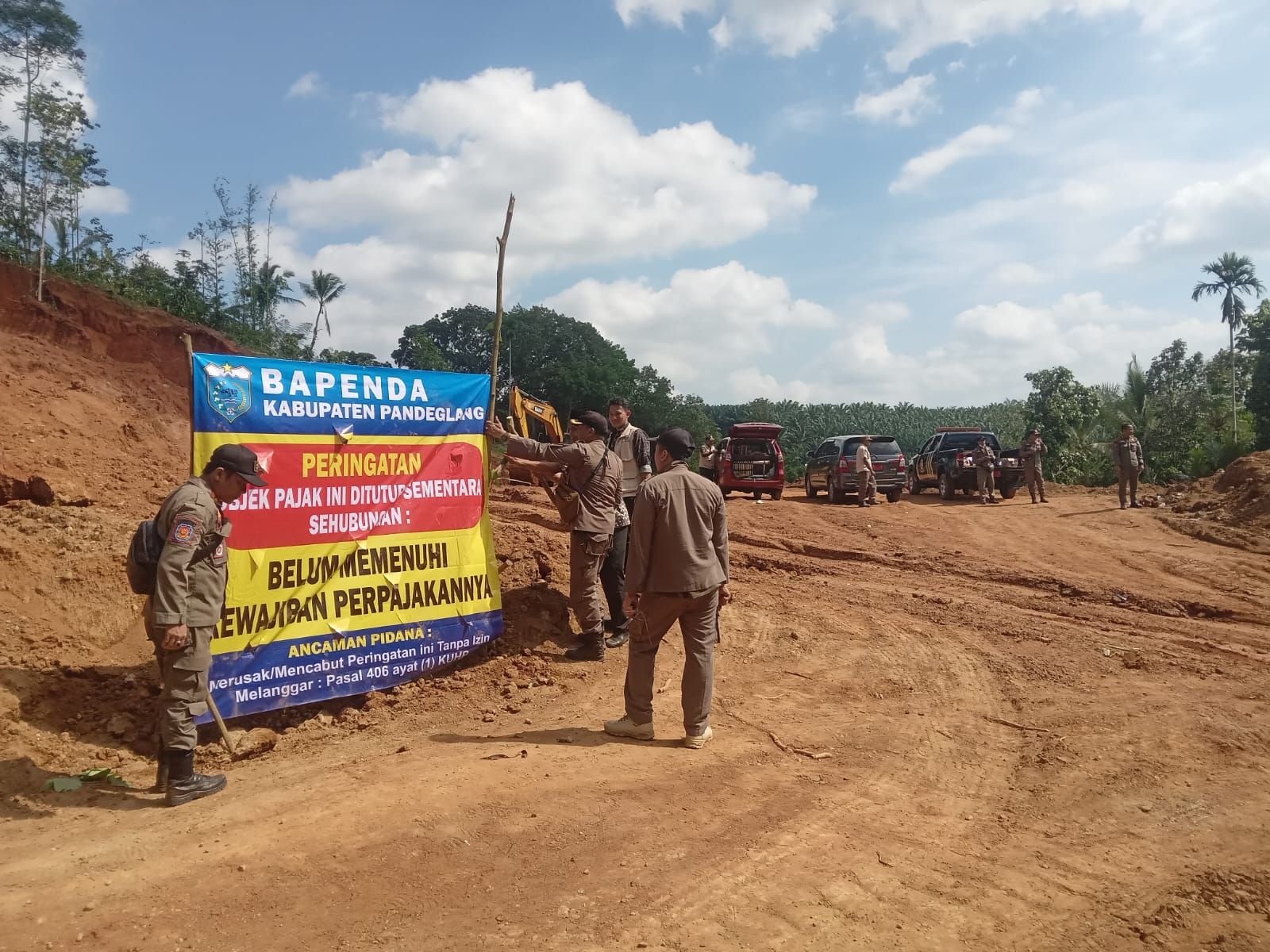 Tak Bayar Pajak, Perusahaan Penyuplai Tanah Uruk Tol Serpan di Pandeglang Kembali Disegel