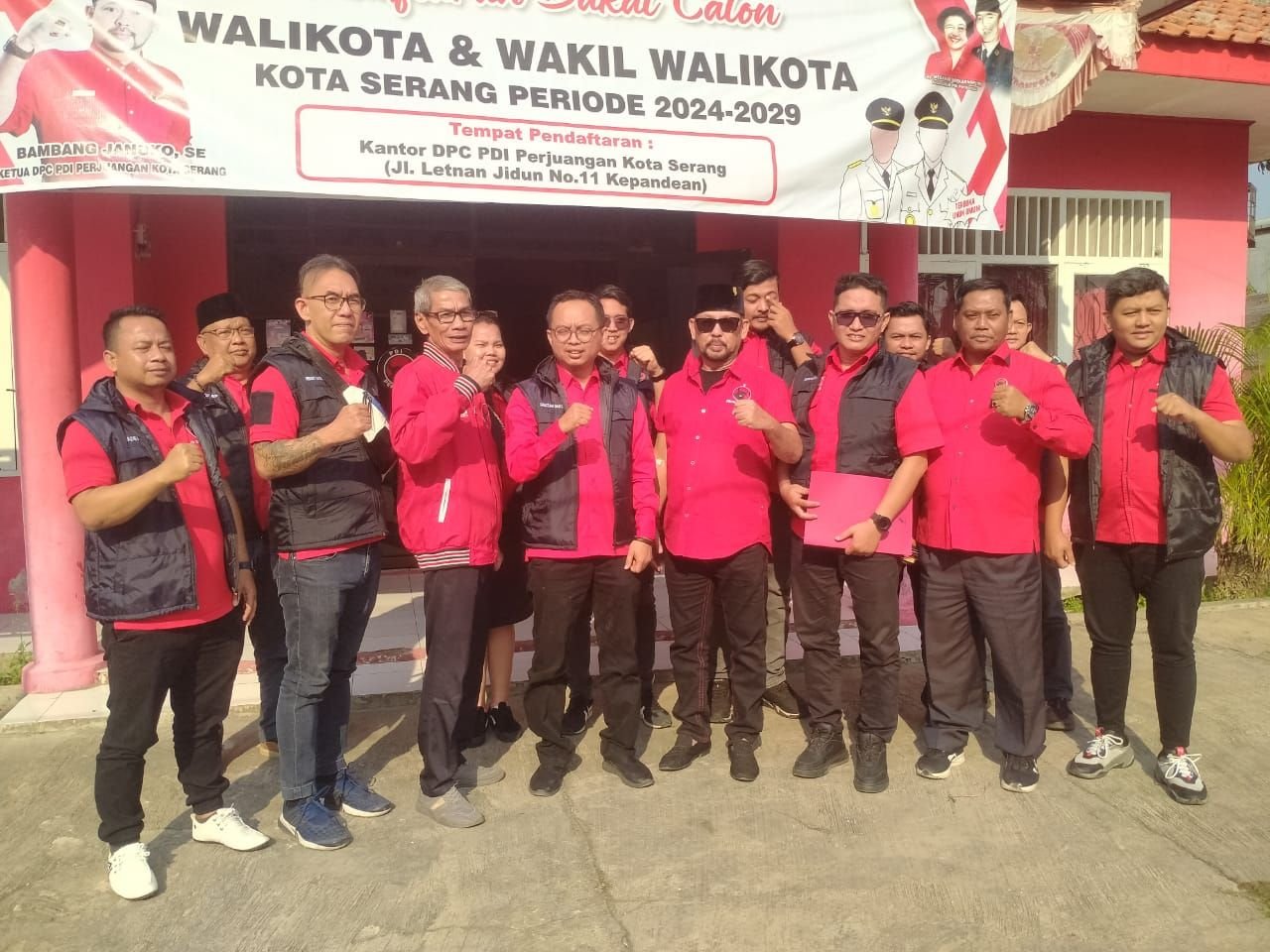 Alasan Agar Linier, Ketua DPC PDI Perjuangan Bambang Janoko Siap Jadi Pendamping Ratu Ria Maryana di Pilkada Kota Serang 1 Alasan Agar Linier, Ketua DPC PDI Perjuangan Bambang Janoko Siap Jadi Pendamping Ratu Ria Maryana di Pilkada Kota Serang