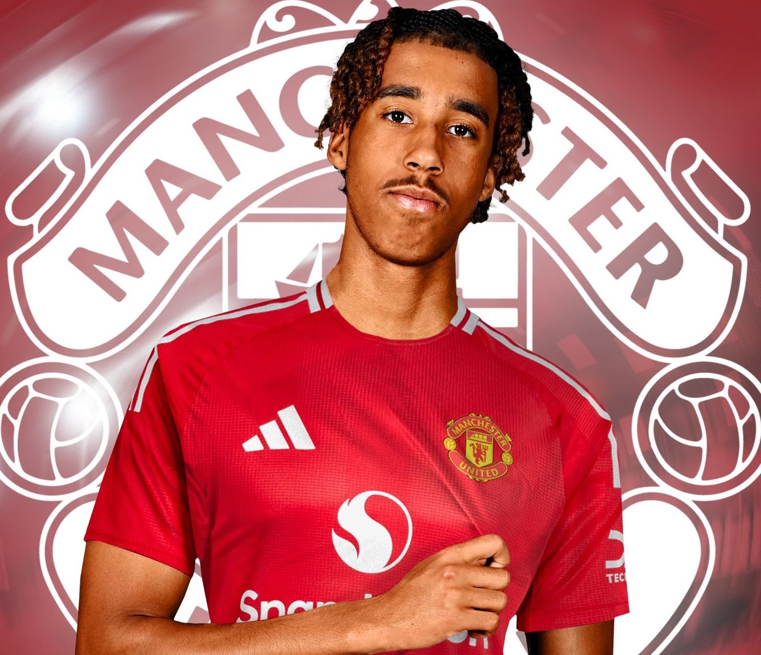 Lebih Muda dari Kobbie Mainoo, Intip Profil Leny Yoro Bek Anyar Milik Manchester United