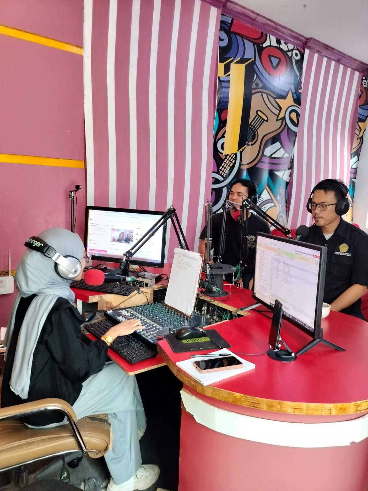 Radio Muara Paranti FM Bersama STISIP Banten Raya Bahas PMB dan Keunggulan Kampus 3 Radio Muara Paranti FM Bersama STISIP Banten Raya Bahas PMB dan Keunggulan Kampus