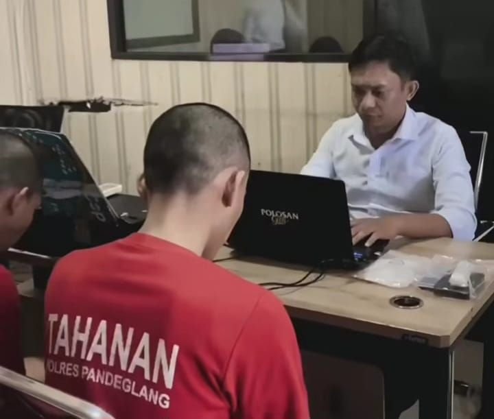 Polisi Bekuk Pengedar Narkoba di Pandeglang, Modusnya BUngkus dalam Sedotan 10 Polisi Bekuk Pengedar Narkoba di Pandeglang, Modusnya BUngkus dalam Sedotan