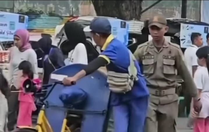 Tertibkan Seorang Pedagang Roti, Satpol PP Medan Banjir Nyinyiran: Woi Kagak Usah...... 1 Tertibkan Seorang Pedagang Roti, Satpol PP Medan Banjir Nyinyiran: Woi Kagak Usah......
