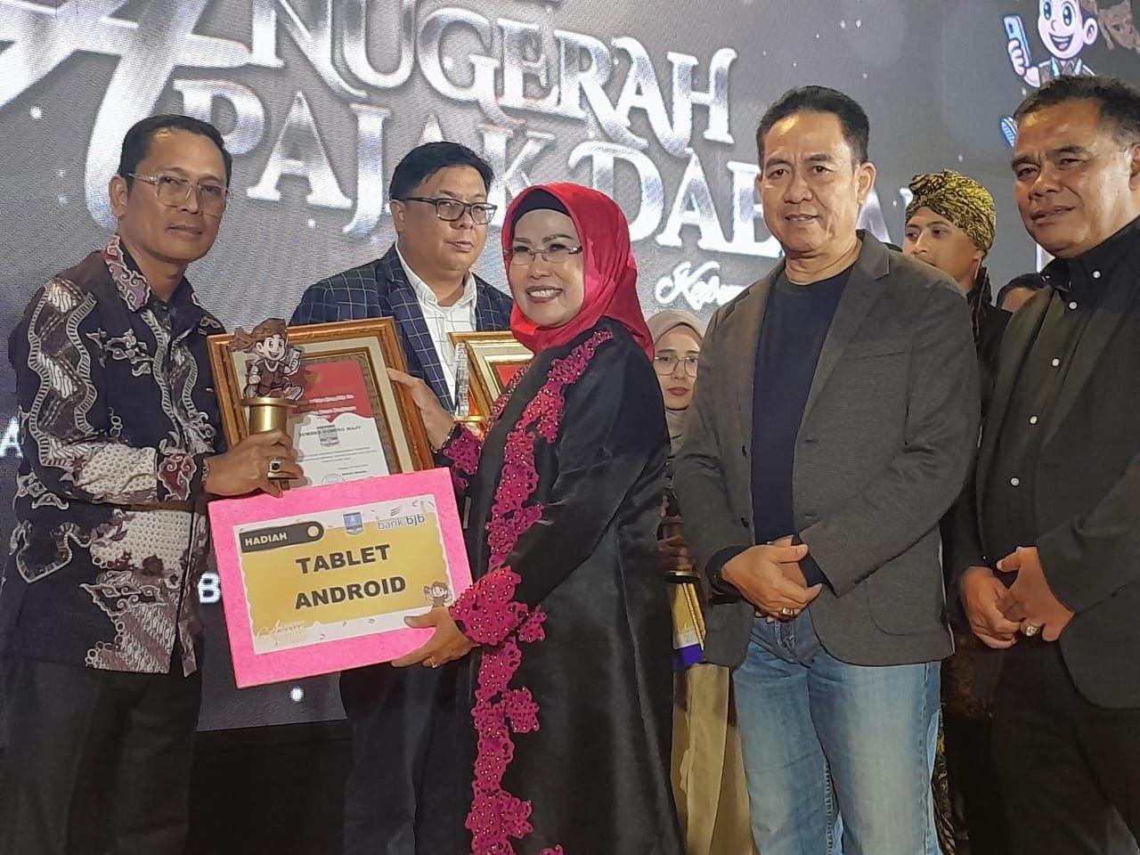 Taat Pajak, Puluhan Perusahaan di Kabupaten Serang Diganjar Penghargaan