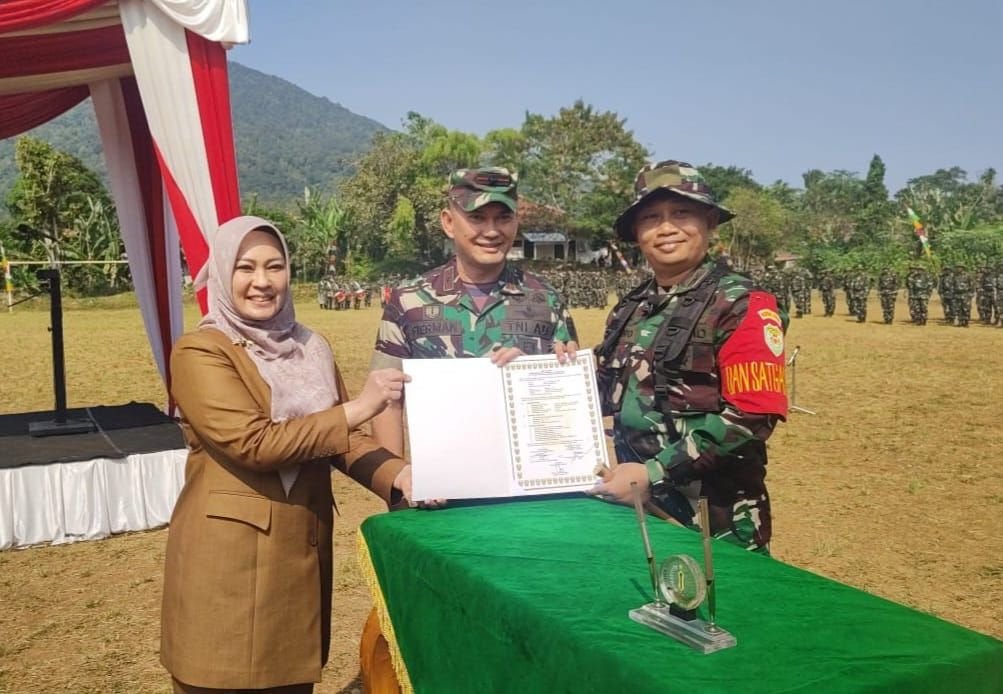 TNI Buka Akses Jalan Sepanjang 1.466 Meter di Kecamatan Mandalawangi 1 TNI Buka Akses Jalan Sepanjang 1.466 Meter di Kecamatan Mandalawangi