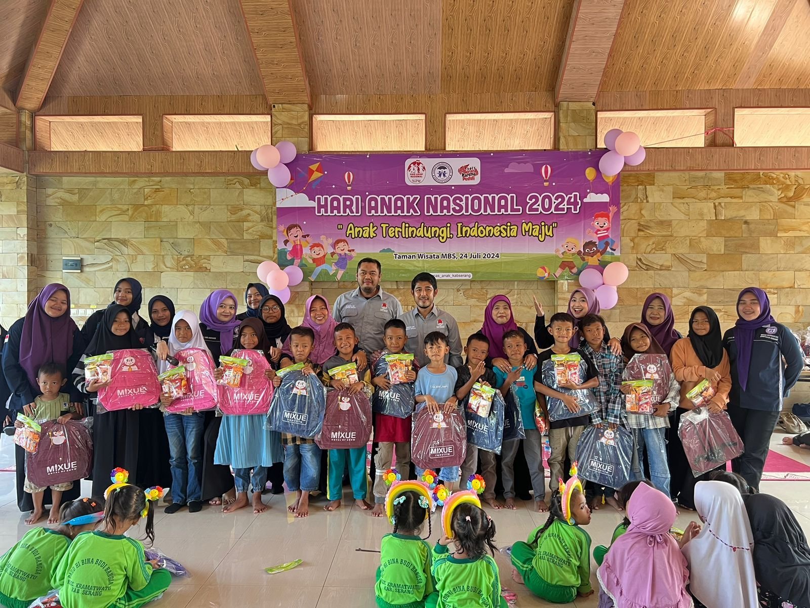 100 Anak di Kabupaten Serang Diajak Rekreasi Pada Perayaan Hari Anak Nasional 8 100 Anak di Kabupaten Serang Diajak Rekreasi Pada Perayaan Hari Anak Nasional
