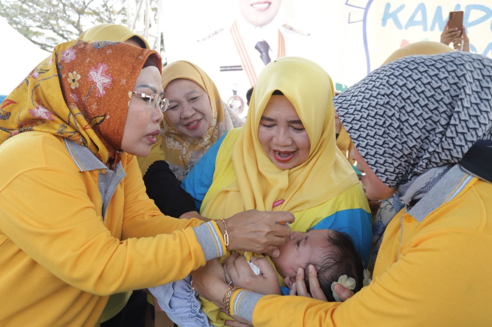 Dinkes Kabupaten Serang Sisir Sekolah Berikan Vaksin Polio 1 Dinkes Kabupaten Serang Sisir Sekolah Berikan Vaksin Polio