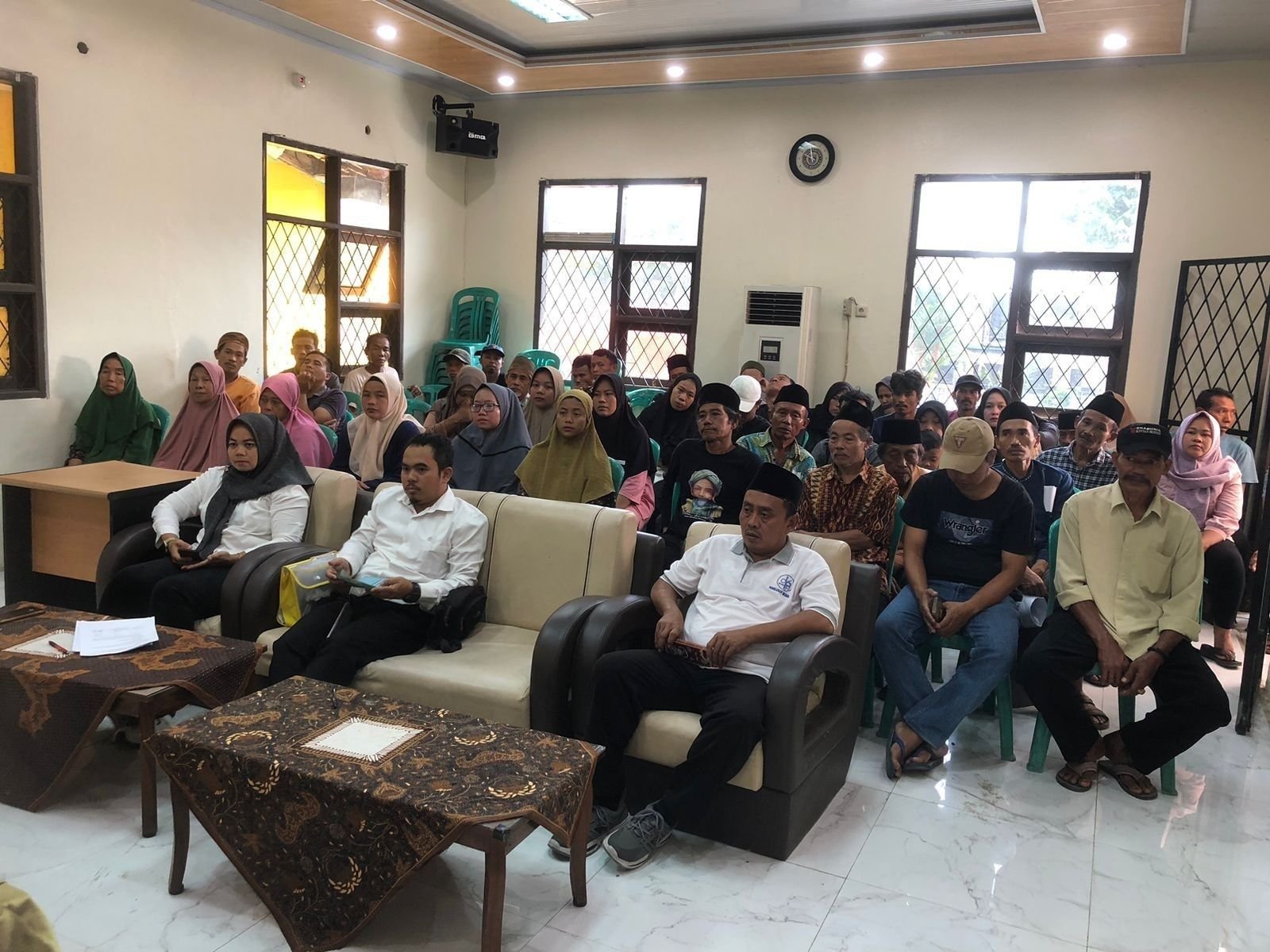 Puluhan Rutilahu di Kecamatan Pabuaran Kabupaten Serang Terima Bantuan Rp 25 Juta 1 Puluhan Rutilahu di Kecamatan Pabuaran Kabupaten Serang Terima Bantuan Rp 25 Juta