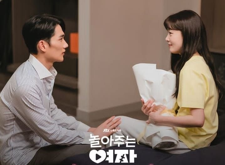 Nonton My Sweet Mobster Episode 14 Sub Indo Bukan Bilibili: Ji Hwan dan Eun Ha Saling Beri Hadiah