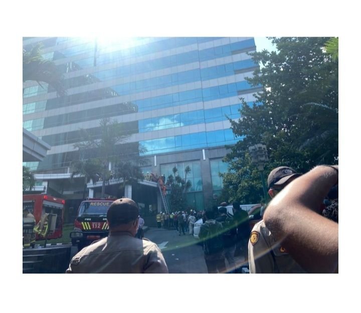 Kasus Kebakaran Gedung Cyber SP3, Keluarga Korban Tak Dapat Kepastian 2 Kasus Kebakaran Gedung Cyber SP3, Keluarga Korban Tak Dapat Kepastian