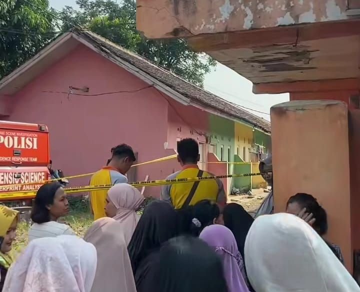 Orang Dekat Ungkap Penyebab Seorang Siswi SMK di Pandeglang Gantung Diri, Bukan karena Putus Cinta? 8 Orang Dekat Ungkap Penyebab Seorang Siswi SMK di Pandeglang Gantung Diri, Bukan karena Putus Cinta?