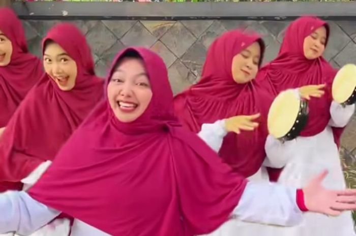 Ibu-ibu Majelis Taklim Merapat! Rabbani Gelar Lomba Marimar, Peserta Dapat Diskon 30 Persen All Item 10 Ibu-ibu Majelis Taklim Merapat! Rabbani Gelar Lomba Marimar, Peserta Dapat Diskon 30 Persen All Item