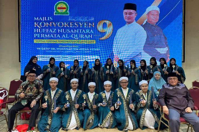 18 Santriwan dan Santriwati Pesantren Ibnu Syam Cilegon Wisuda Tahfiz Quran di Malaysia