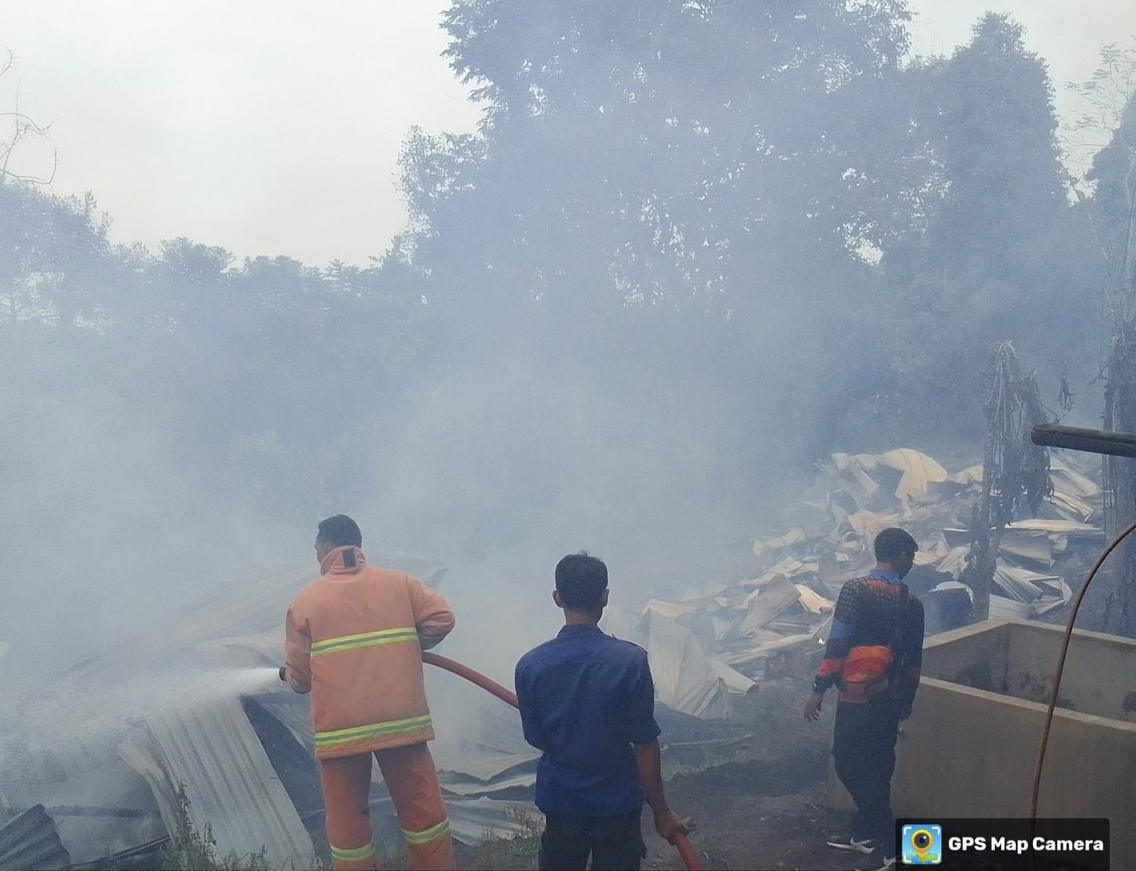 5.000 Ekor Ayam di Cinangka Ludes Terbakar, Kerugian Capai Rp300 Juta 7 5.000 Ekor Ayam di Cinangka Ludes Terbakar, Kerugian Capai Rp300 Juta