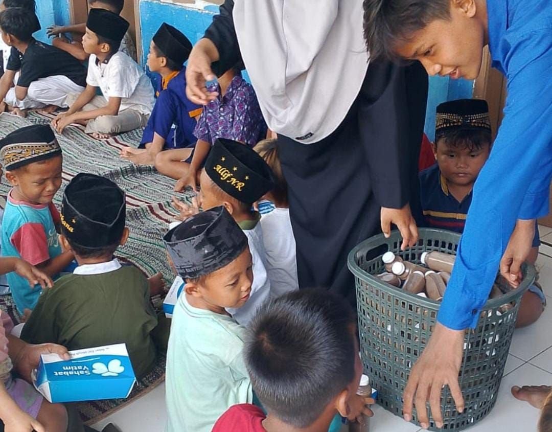 Sahabat Yatim Bagikan 300 Makanan Bergizi Untuk Ponpes di Pontang 1 Sahabat Yatim Bagikan 300 Makanan Bergizi Untuk Ponpes di Pontang