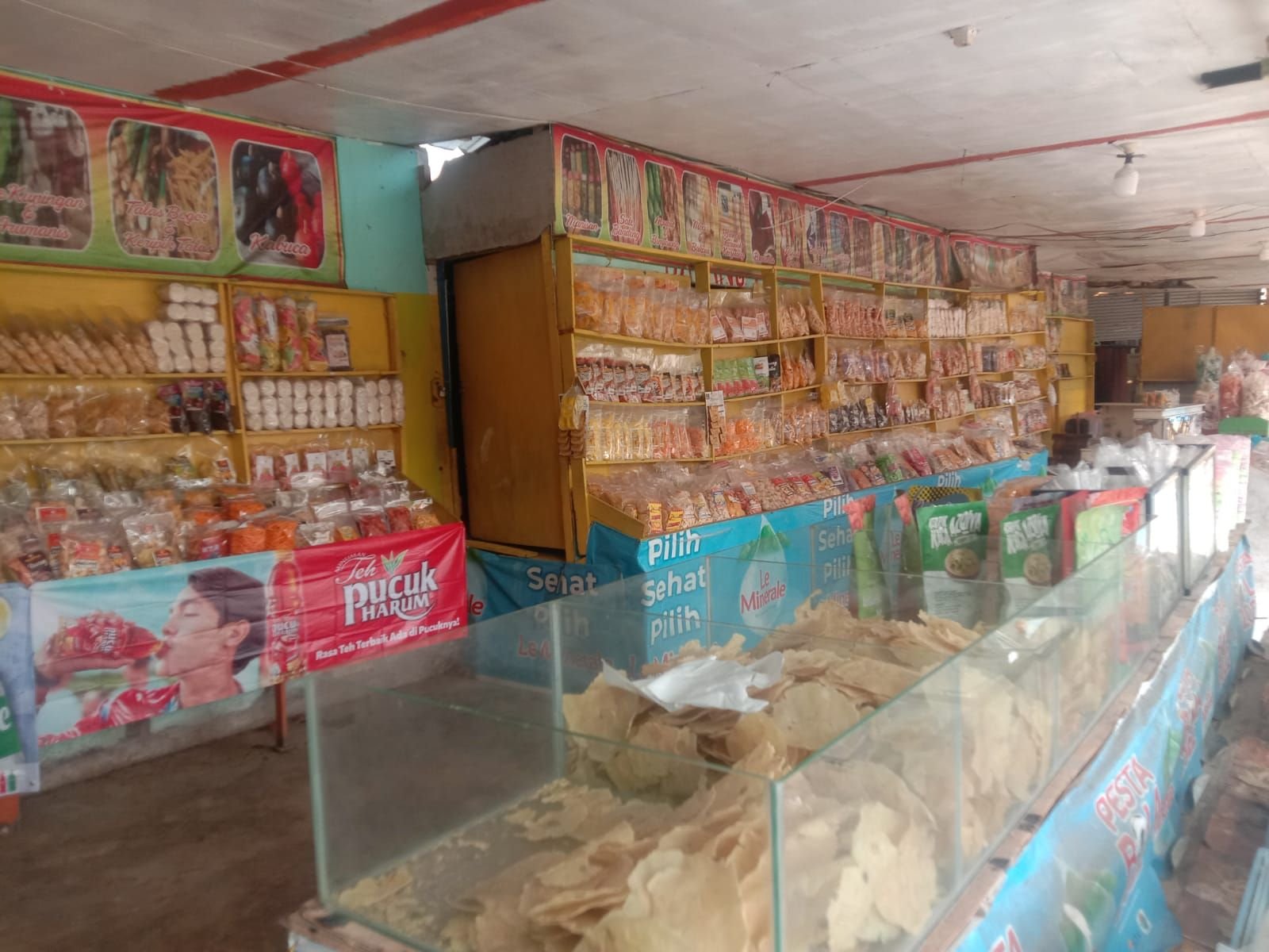 Emping Jadi Favorit Oleh-Oleh Warga yang Berwisata di Anyer 2 Emping Jadi Favorit Oleh-Oleh Warga yang Berwisata di Anyer