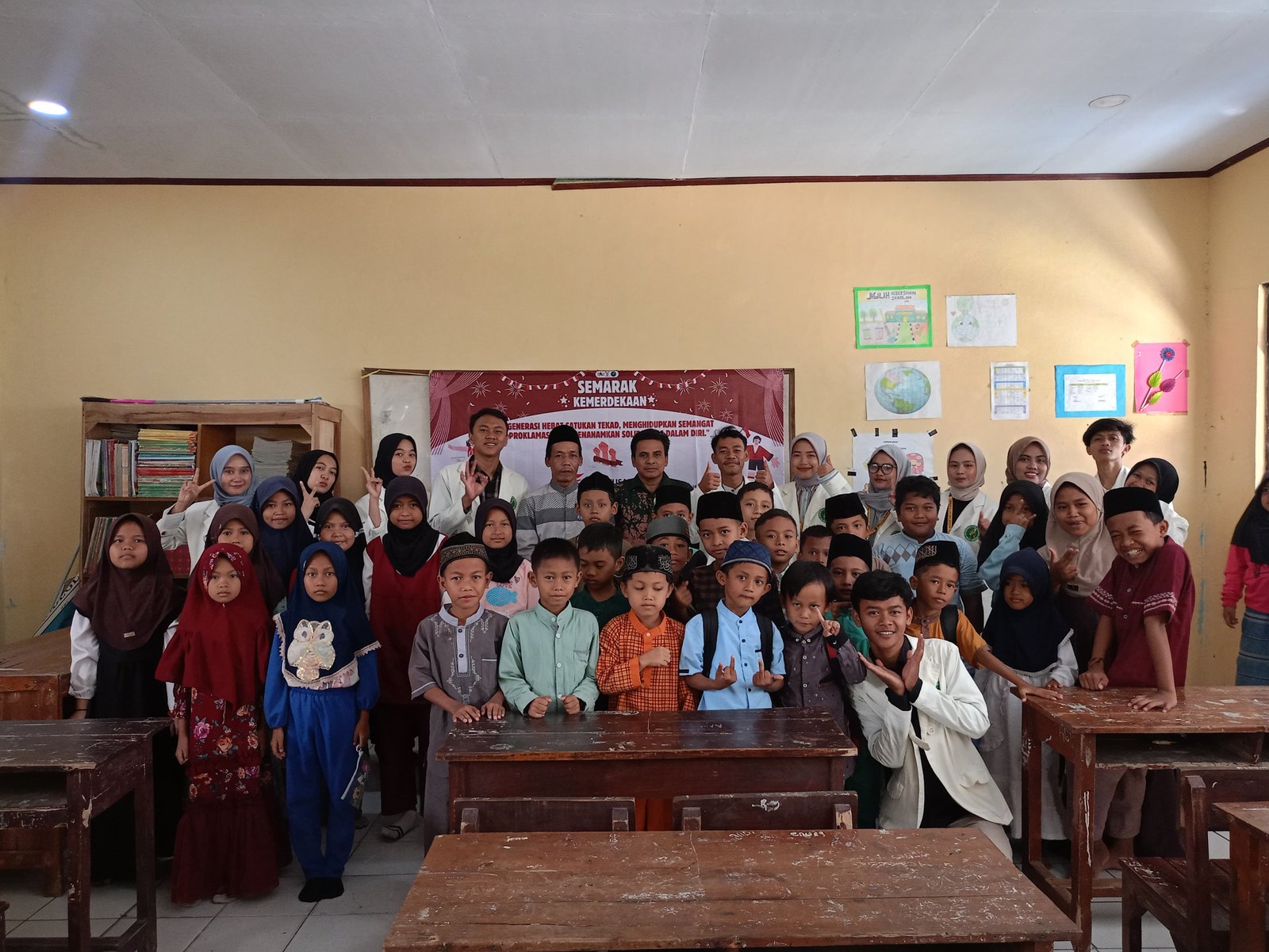 KKN 41 UIN SMH Banten Meriahkan Kegiatan Semarak Kemerdekaan Indonesia Ke-79