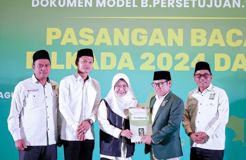 Cak Imin Serahkan Rekomendasi untuk Dewi-Iing Maju Pilkada Pandeglang 1 Cak Imin Serahkan Rekomendasi untuk Dewi-Iing Maju Pilkada Pandeglang