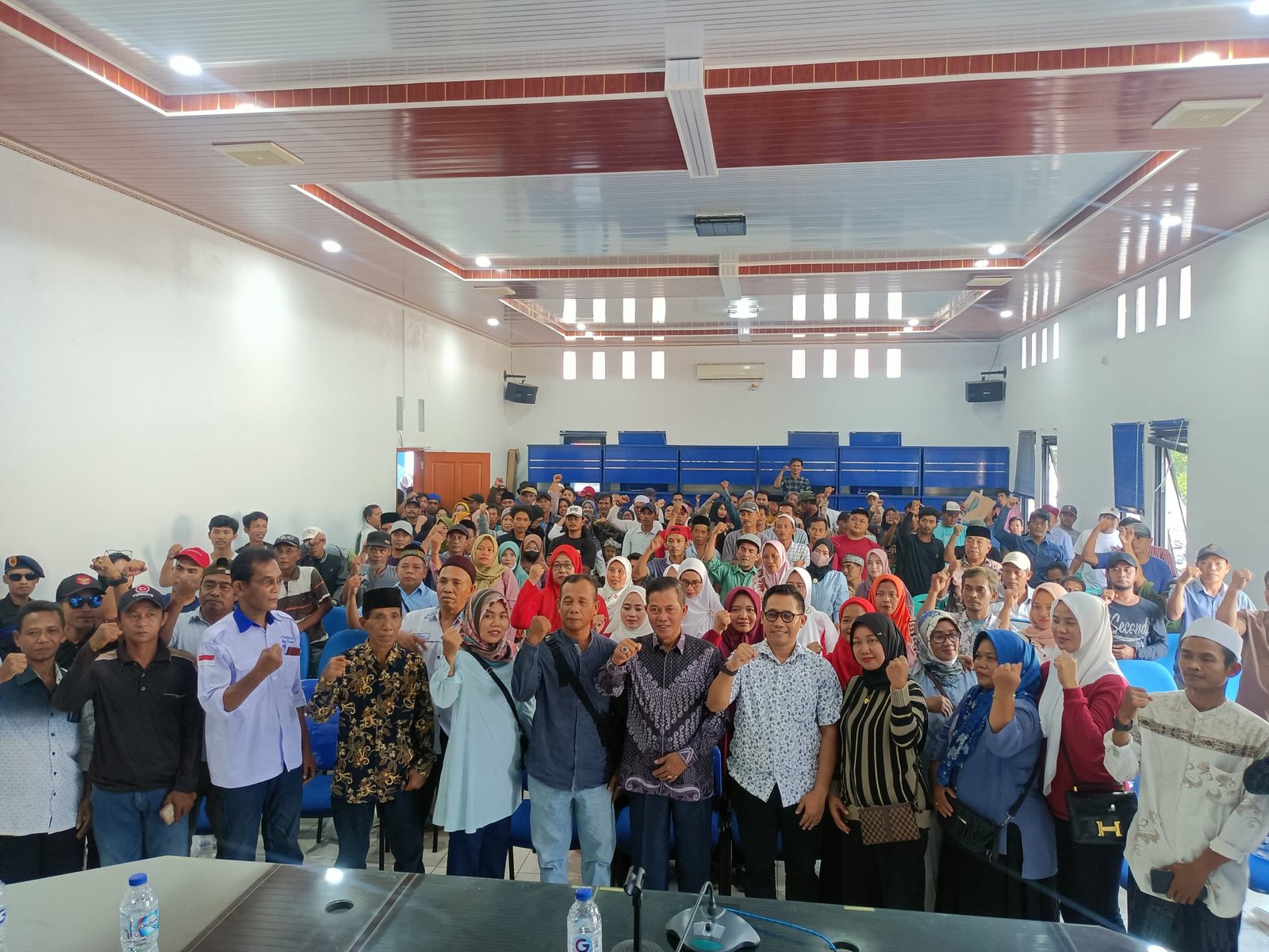 Syafrudin-Heriyanto Kukuhkan Tim Pemenangan di 6 Kecamatan 6 Syafrudin-Heriyanto Kukuhkan Tim Pemenangan di 6 Kecamatan