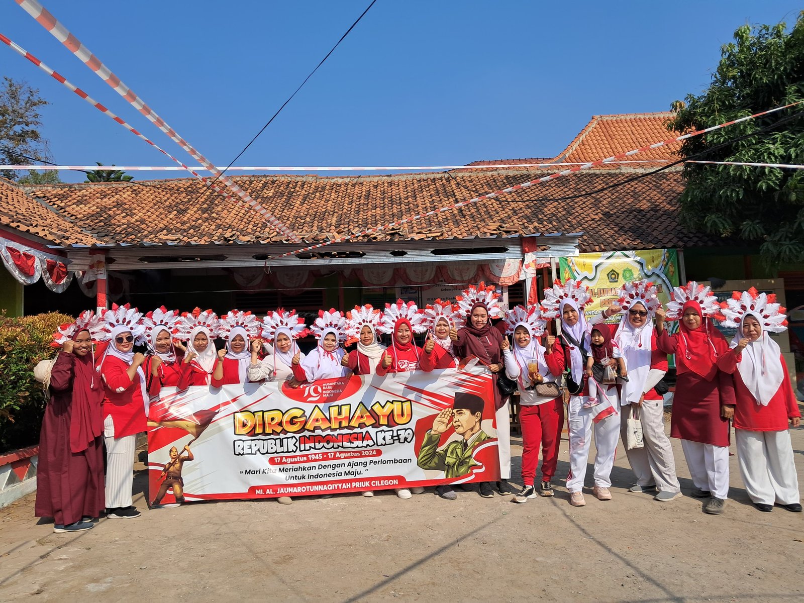 Berlangusung Meriah, Begini Cara Orang Tua dan Siswa MI Al Jauharotunnaqiyyah Priuk Rayakan Kemerdekaan 10 Berlangusung Meriah, Begini Cara Orang Tua dan Siswa MI Al Jauharotunnaqiyyah Priuk Rayakan Kemerdekaan