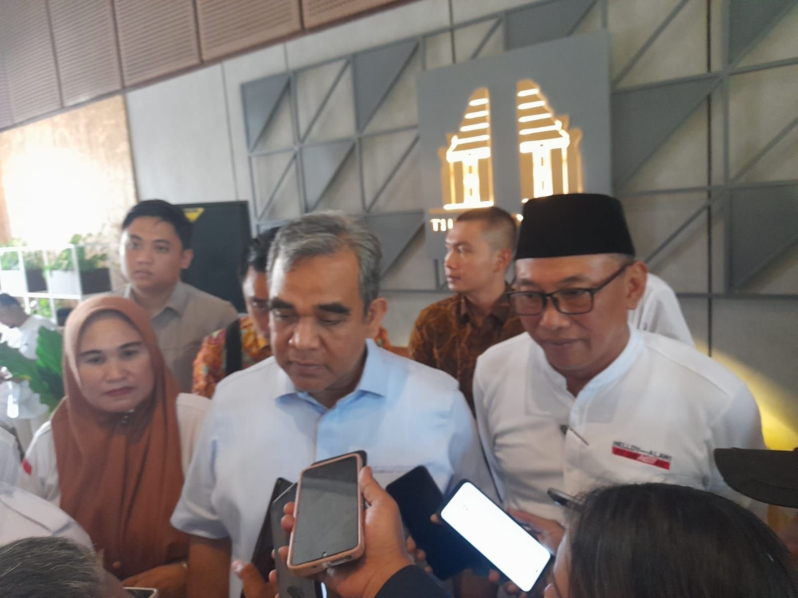 Sekjen Gerindra Puji Habis Kepemimpinan Helldy Agustian: Jika Ada yang Menjelekan Lawan! 1 Sekjen Gerindra Puji Habis Kepemimpinan Helldy Agustian: Jika Ada yang Menjelekan Lawan!