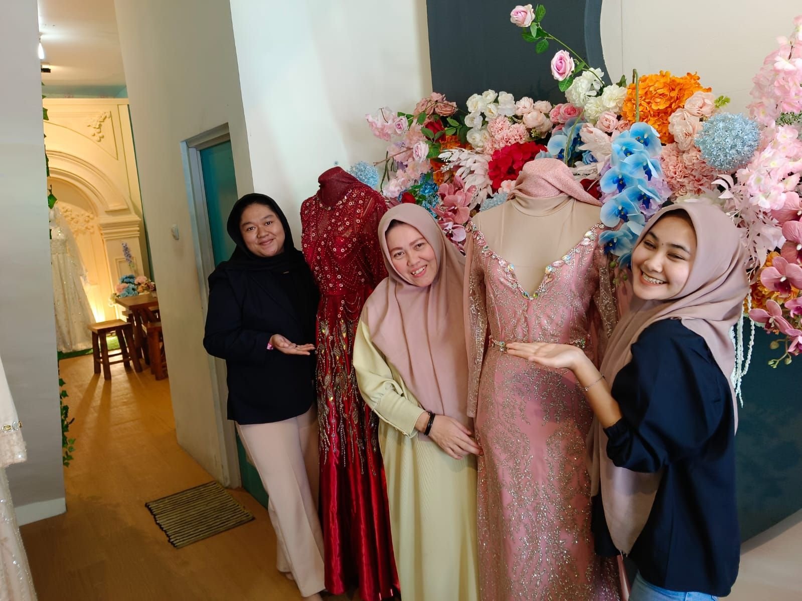 Calon Pengantin Cukup Duduk Manis, WO Sunara Sulin Siapkan Konsep Pernikahan Low Budget 1 Calon Pengantin Cukup Duduk Manis, WO Sunara Sulin Siapkan Konsep Pernikahan Low Budget