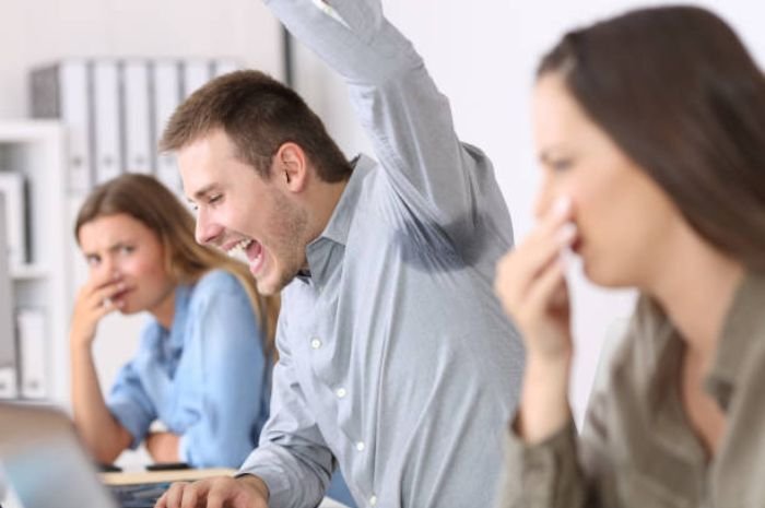 6 Cara Hilangkan Bau Badan dengan Ampuh, Gak Minder Lagi Nempel ke Pasangan 4 6 Cara Hilangkan Bau Badan dengan Ampuh, Gak Minder Lagi Nempel ke Pasangan