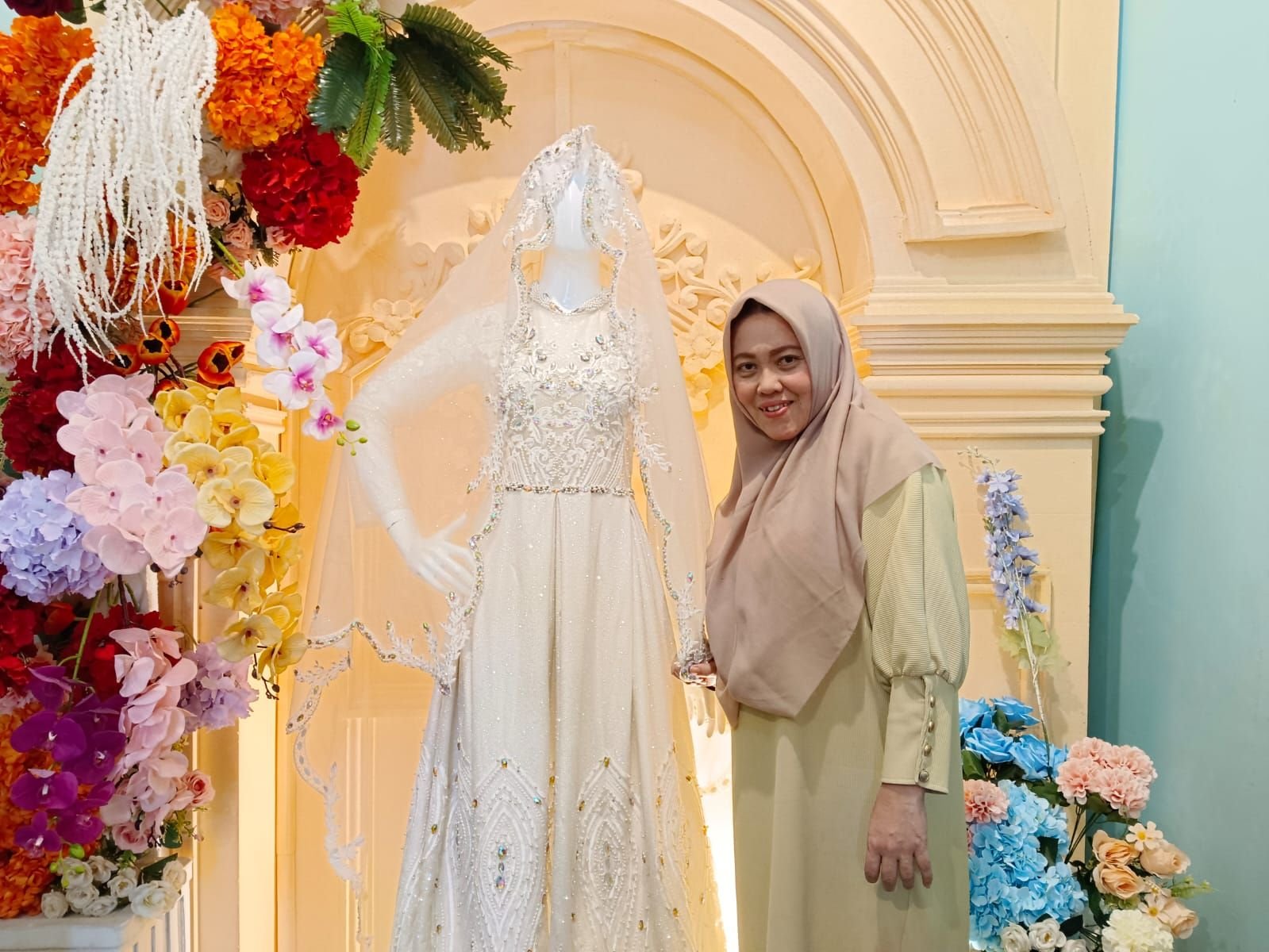 Cerita Sukses Adelina Punya Langganan Costum Baju Para Pejabat di Kota Serang 1 Cerita Sukses Adelina Punya Langganan Costum Baju Para Pejabat di Kota Serang