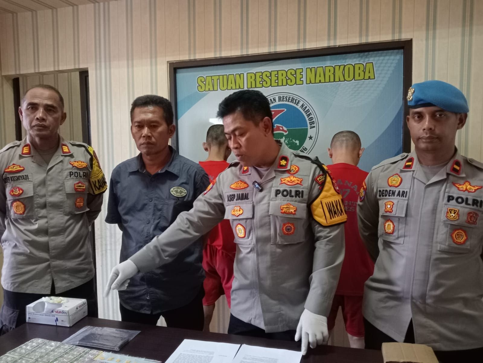 2 Pengedar Narkotika Jenis Sabu dan Obat di Pandeglang Selatan Diringkus Polisi 8 2 Pengedar Narkotika Jenis Sabu dan Obat di Pandeglang Selatan Diringkus Polisi