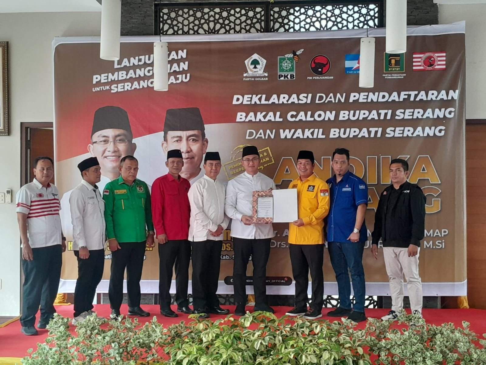 Deklarasi Andika-Nanang Sebelum Daftar ke KPU Kabupaten Serang, Ketua PKB: Fardhu Ain Hukumnya.... 5 Deklarasi Andika-Nanang Sebelum Daftar ke KPU Kabupaten Serang, Ketua PKB: Fardhu Ain Hukumnya....