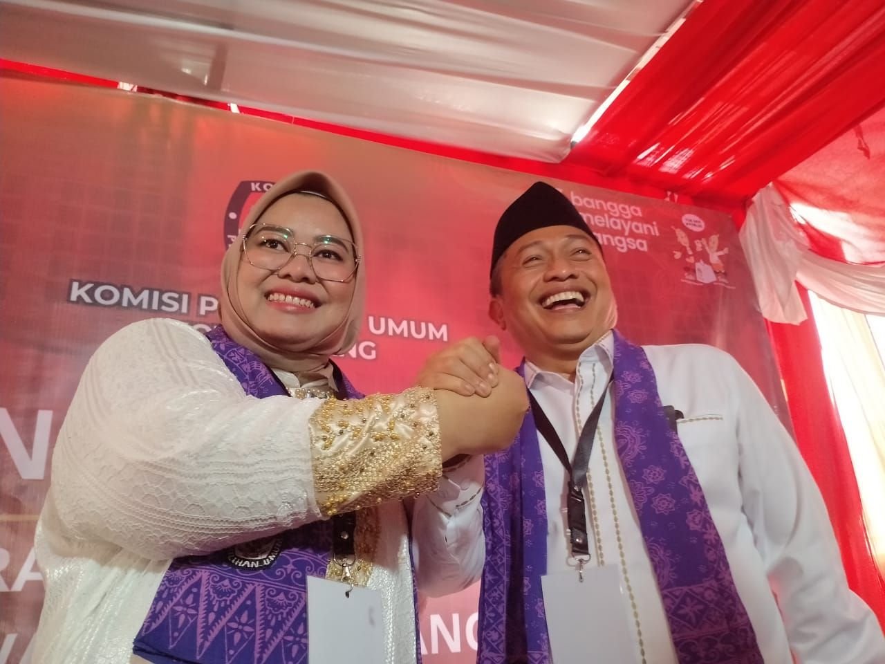 Rabu Menang, Jadi Alasan Ratu Ria Maryana-Subadri Ushuludin Daftar ke KPU Kota Serang Hari Ini 5 Rabu Menang, Jadi Alasan Ratu Ria Maryana-Subadri Ushuludin Daftar ke KPU Kota Serang Hari Ini